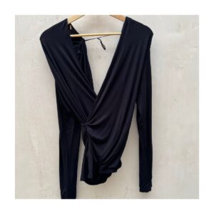 freepeople-top-negro-cruzado-caida-relajada-mangas-largas-amelie-2