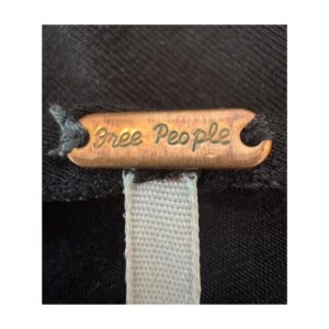 freepeople-top-negro-cruzado-caida-relajada-mangas-largas-amelie-4