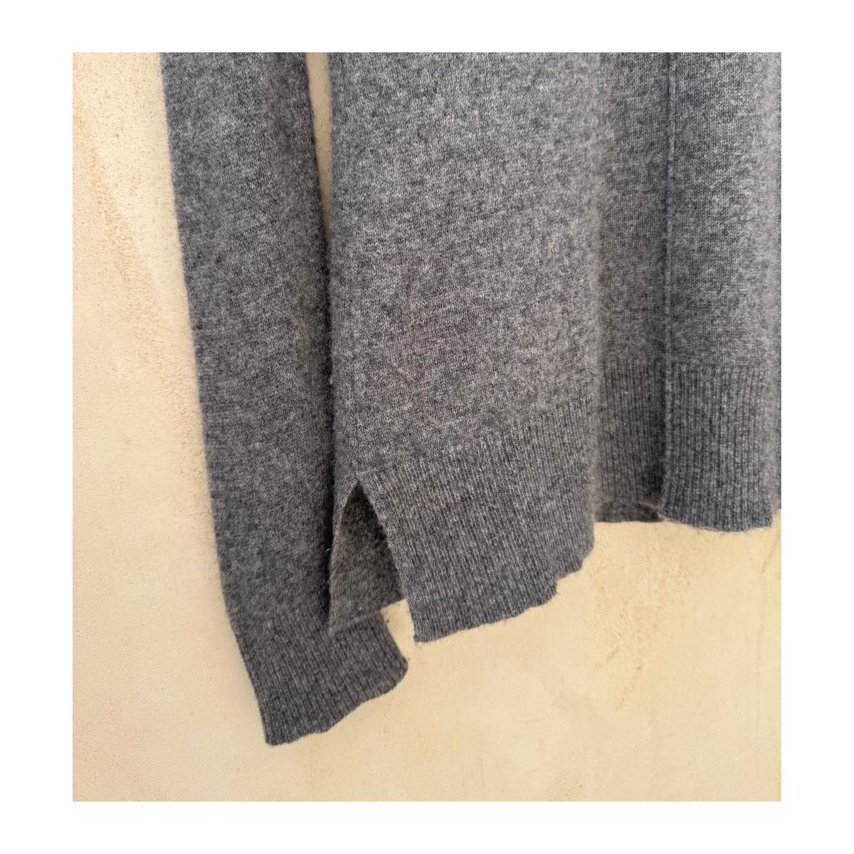pullover-cashmere-gris-topo-cuello-mock-41hawthorn-amelie-curaduria-3