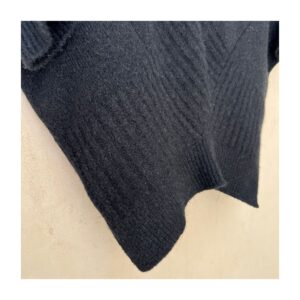 pullover-vince-oversized-lana-merino-negro-carbon-amelie-curaduria-4