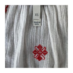 top-algodon-joie-bordado-xz-blancoconrojo-curaduriamelie-8