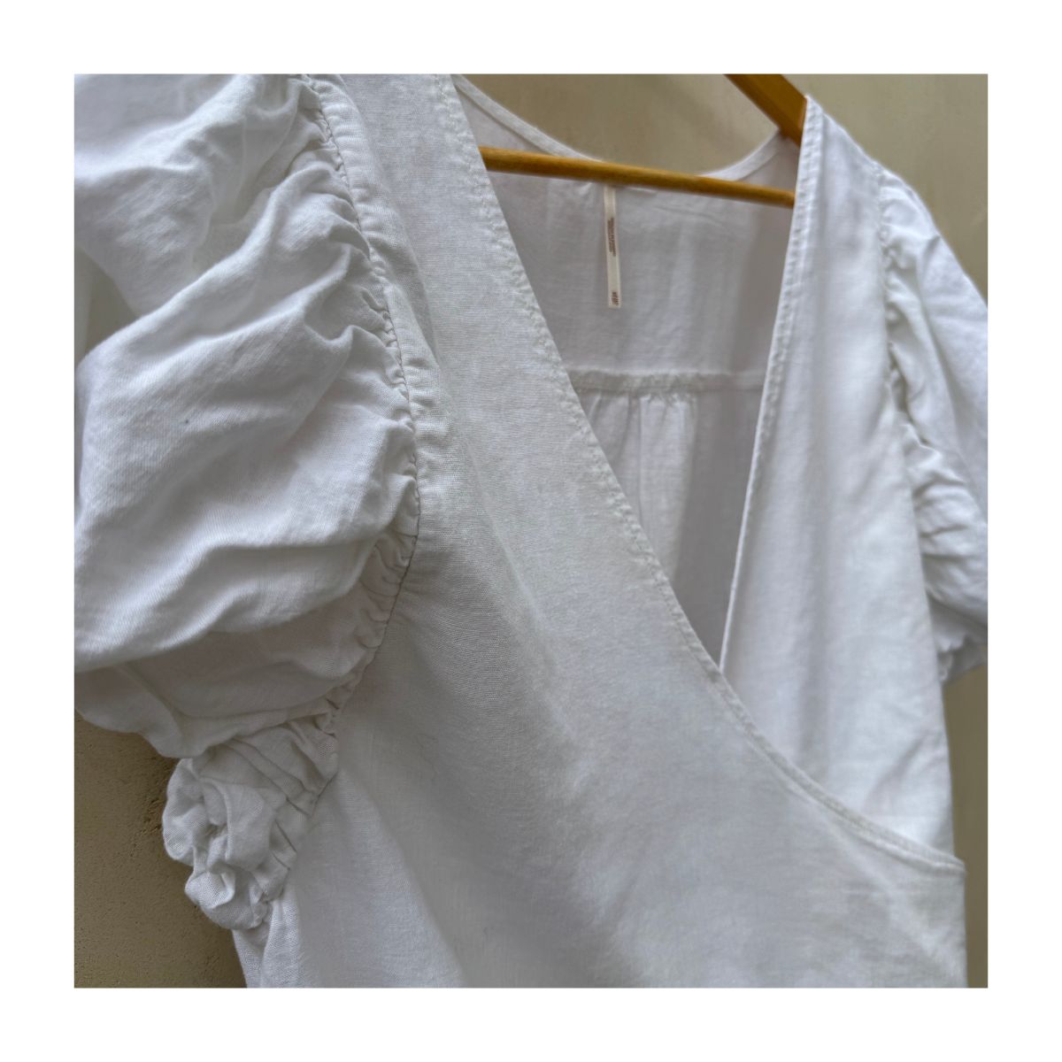 blusa-wrap-blanca-free-people-lino-mangas-volumen-amelie-verano-25-3