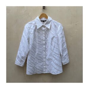 camisa blanca escultural lafayette 148 new york con textura diagonal y mangas entre tres cuartos y largas