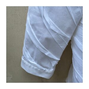 camisa blanca escultural lafayette 148 new york con textura diagonal y mangas entre tres cuartos y largas