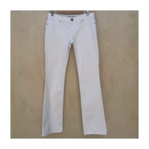 jeans blancos DL1961 modelo Cindy, corte bootcut, tono Milk, denim premium con tecnología 360 Comfort