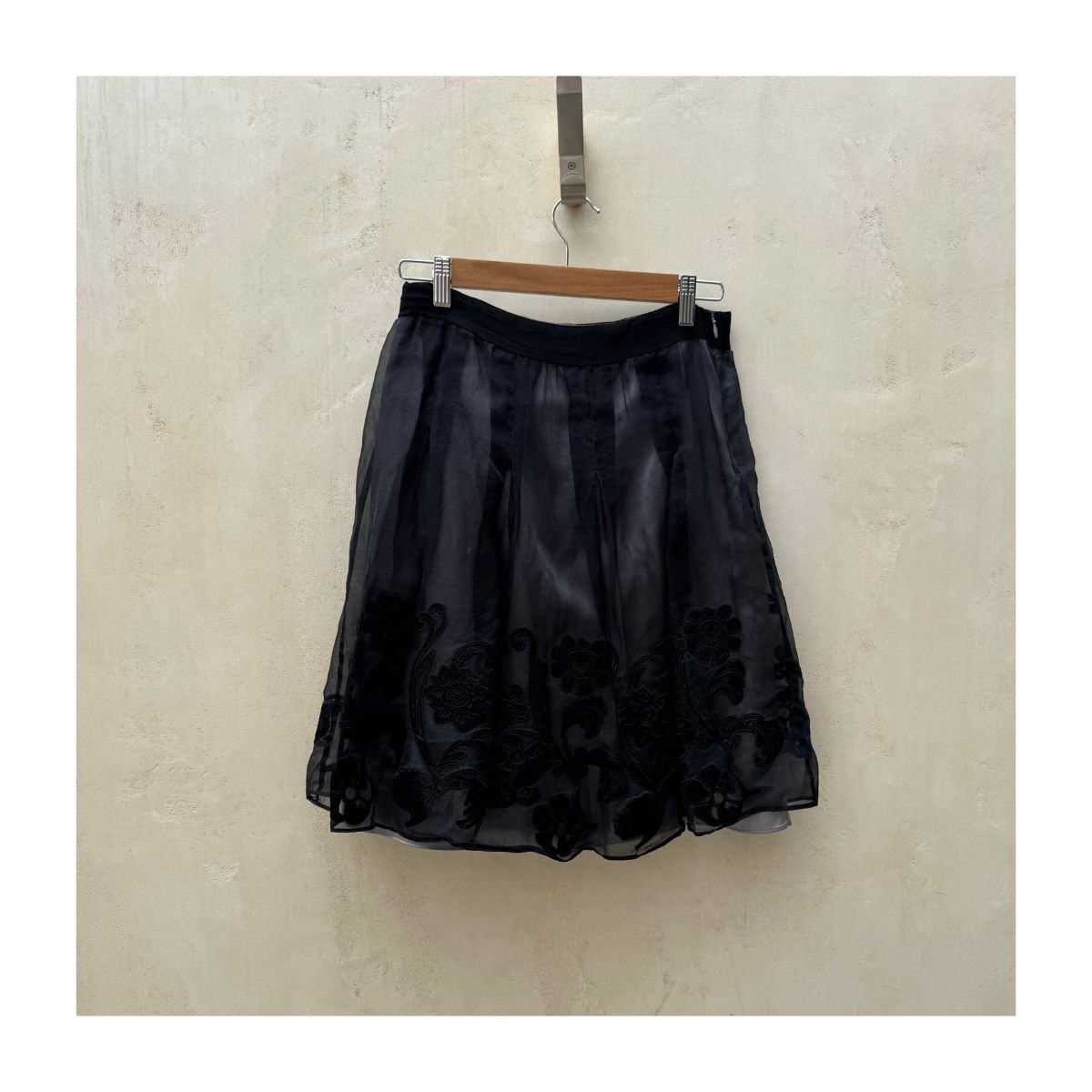 falda-tahari-negra-seda-amelie-2