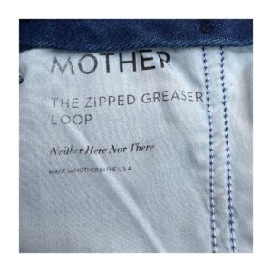 pantalón denim mother the zipped greaser loop corte recto tiro alto cropped