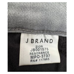 Jeans J Brand modelo Zion crop boot mid rise en denim gris nube, talla 28, diseño californiano minimalista y lujo refinado