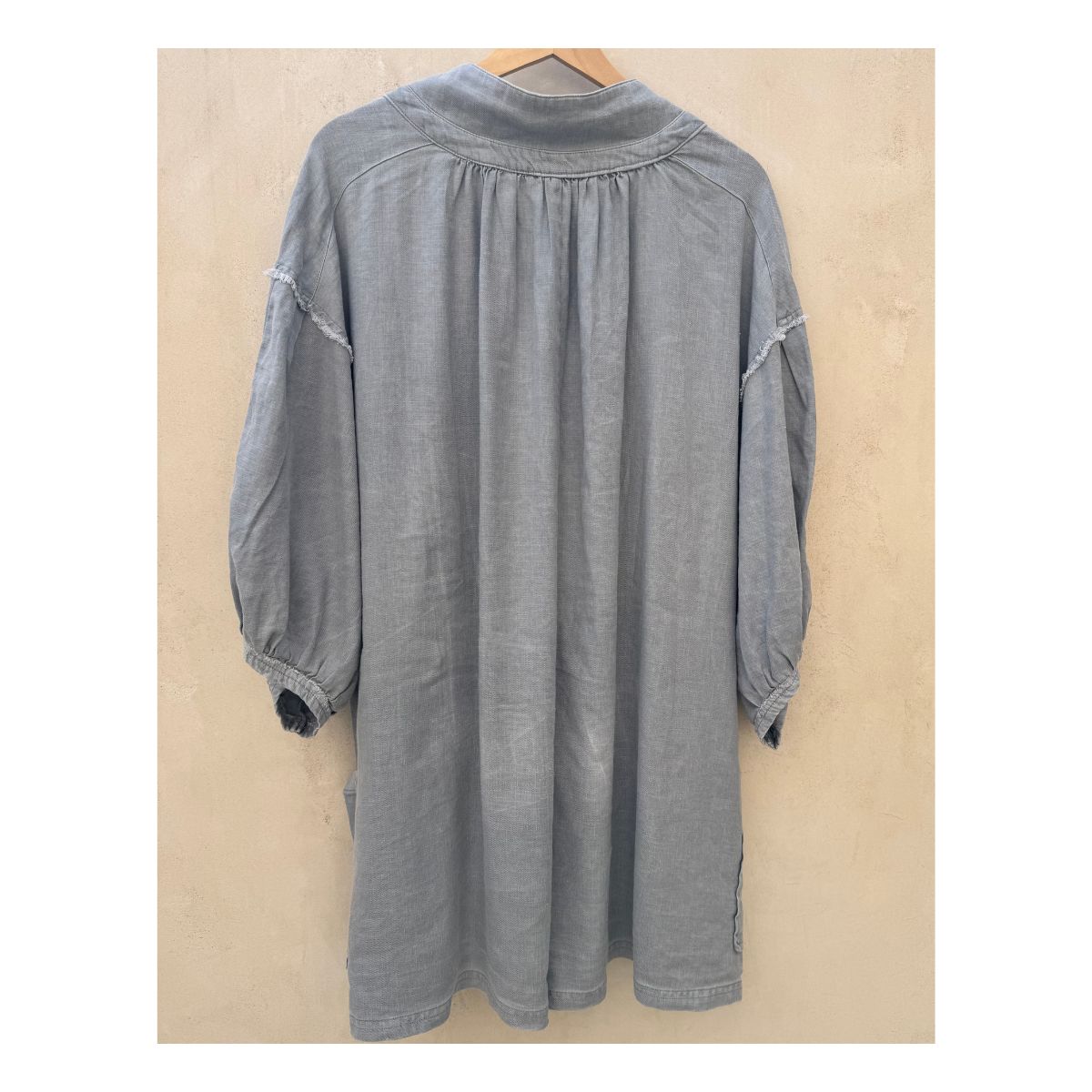 romper gris free people lino lyocell con pliegues y bolsillos oversized