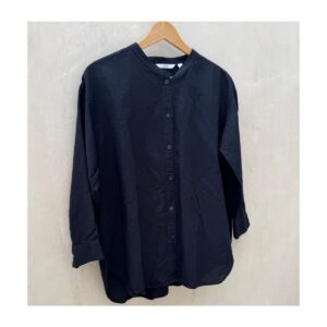 black Uniqlo linen blend open collar shirt Japan edition, front and back view