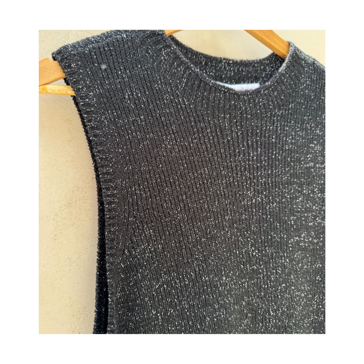 nwt vest cupcakes and cashmere negro brillante sin mangas tejido metálico