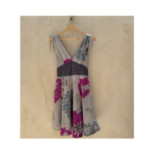 Vestido Free People con bordado gris y estampado floral tipo pincelada en algodón.