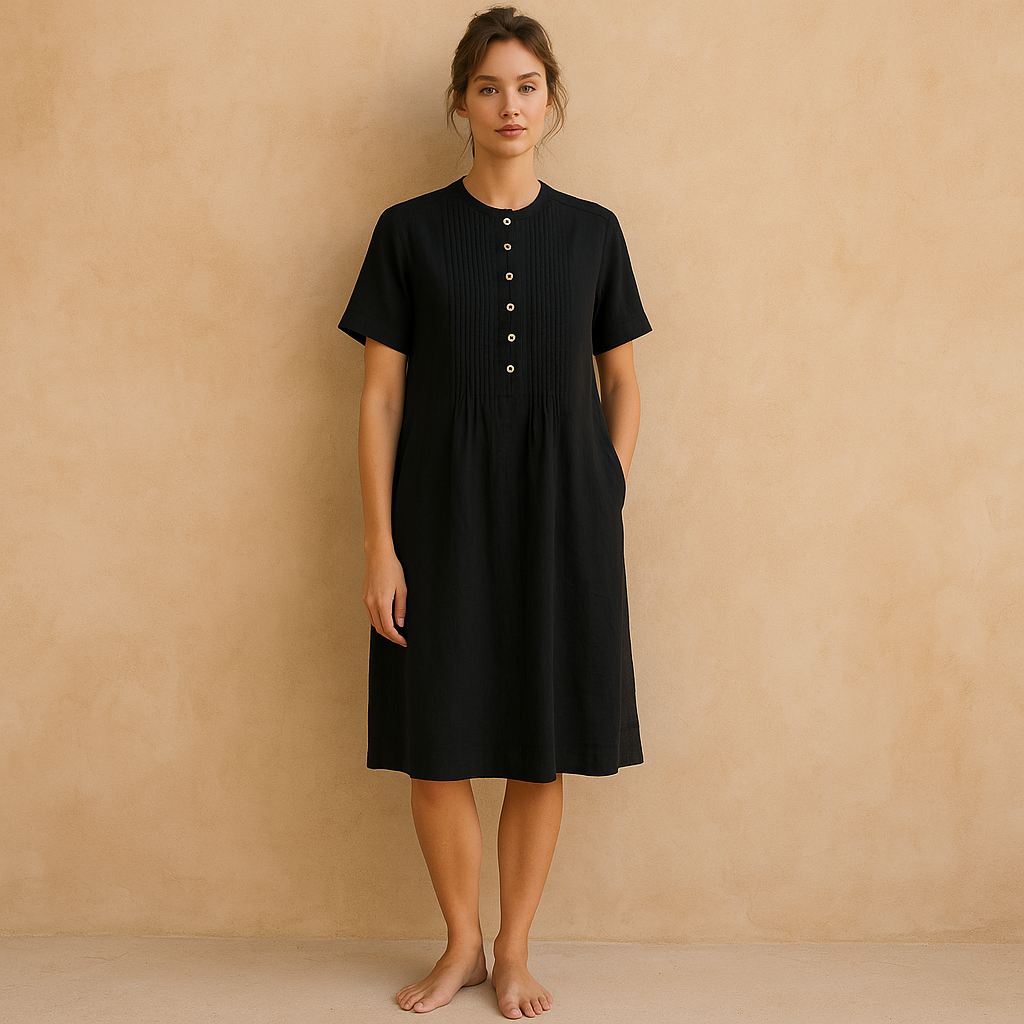 Vestido corto negro Quince - Vista frontal completa con modelo