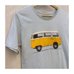 Camiseta Wituka algodón orgánico, color pistache pastel con estampado vintage VW T1. estilo retro