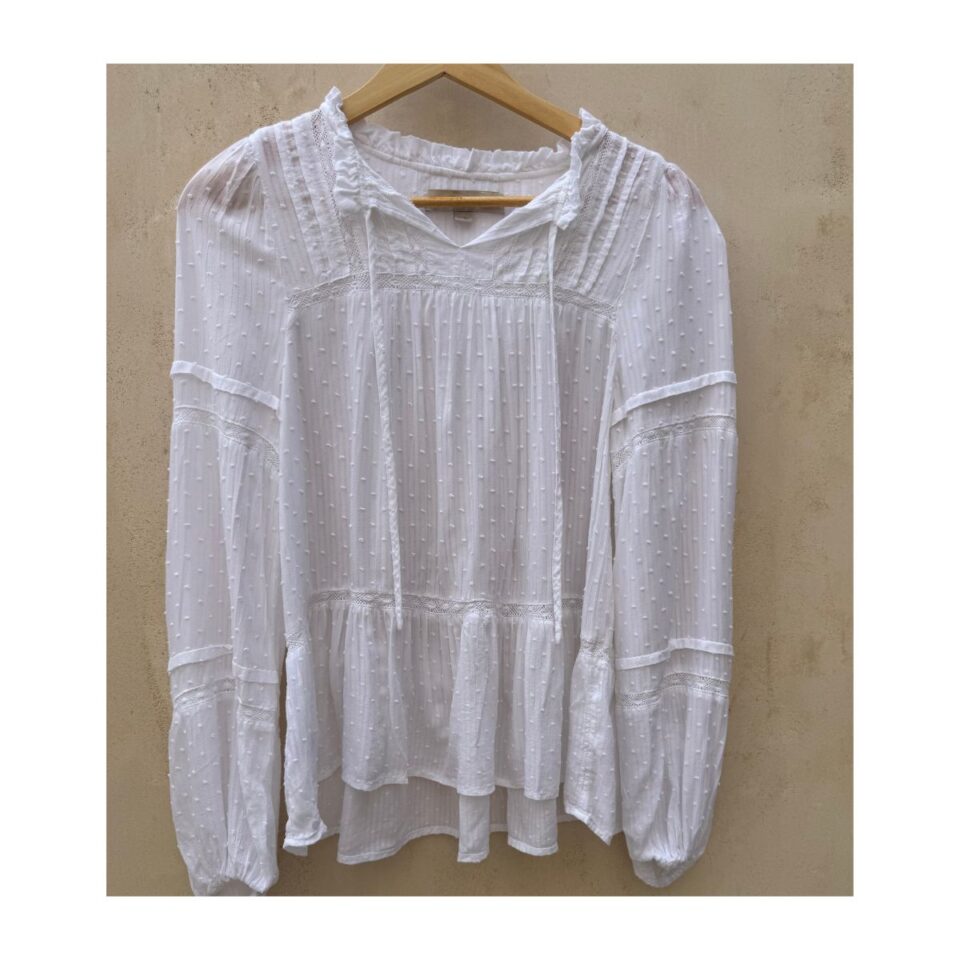 Blusa romántica blanca Loft talla XS. Estilo cottagecore.