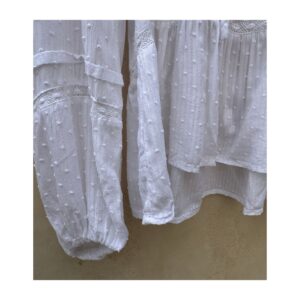 Blusa romántica blanca Loft talla XS. Estilo cottagecore.