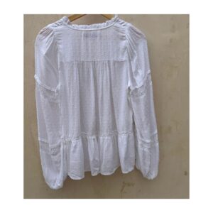 Blusa romántica blanca Loft talla XS. Estilo cottagecore.