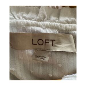 Blusa romántica blanca Loft talla XS. Estilo cottagecore.