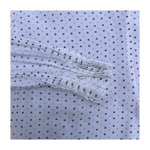 Blusa Joie puntos y estrellas negros en fondo blanco. Talla M, estilo soft girl