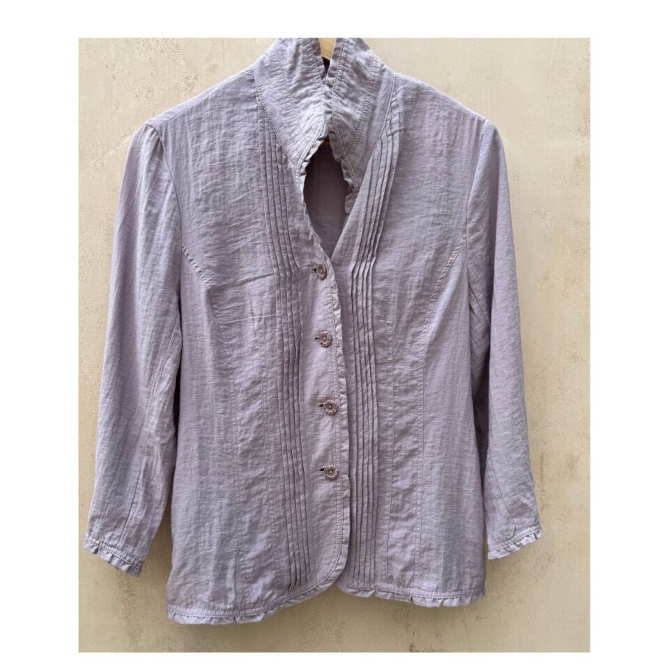 Japanese Vintage Mandarin Collar Blusa de lino lila de marca asiática vintage talla M con preuso y curada por Amelie, dark academia, light academia