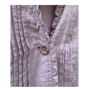 Japanese Vintage Mandarin Collar Blusa de lino lila de marca asiática vintage talla M con preuso y curada por Amelie, dark academia, light academia