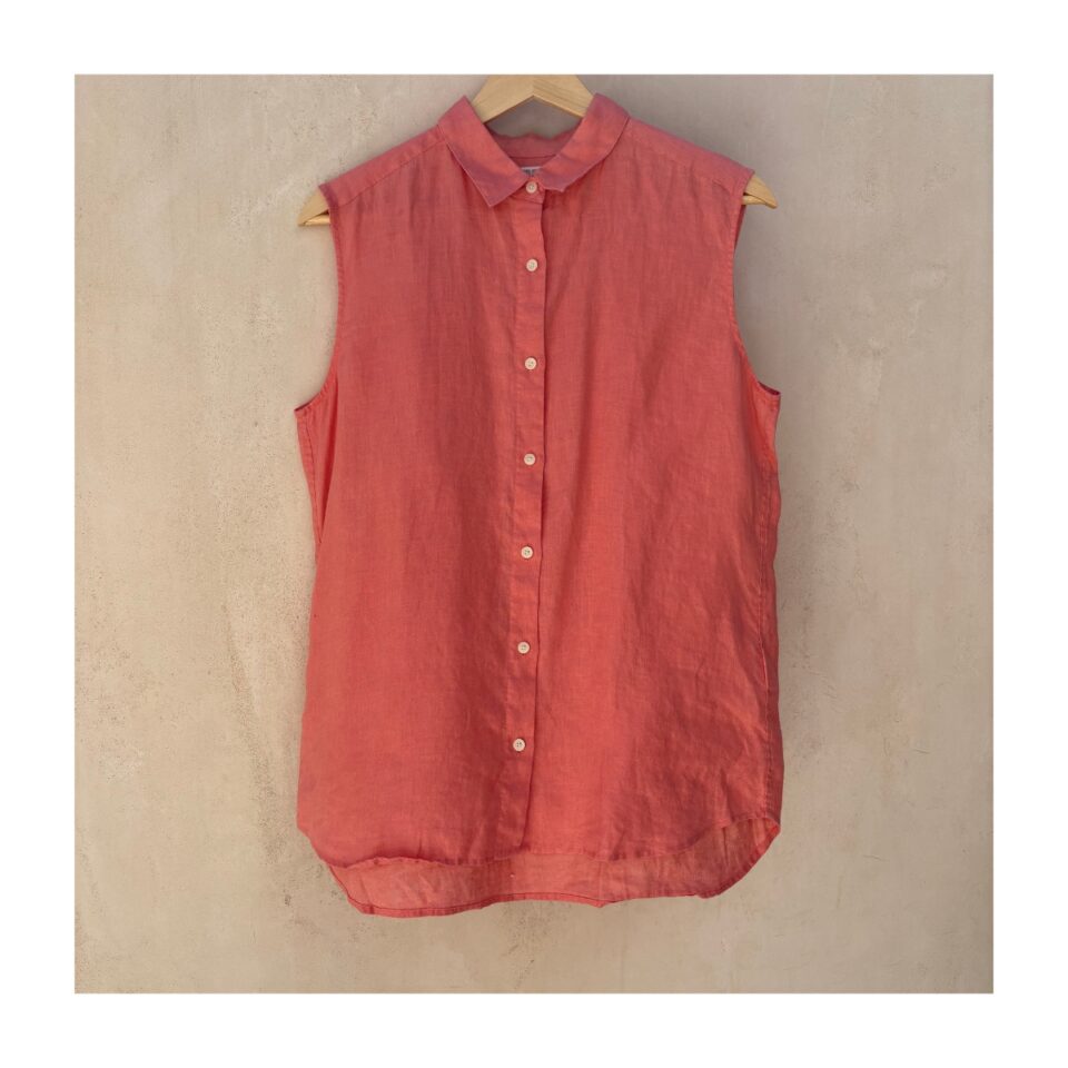 Blusa sin mangas Uniqlo en 100% lino y color colar, estilo minimalista japonés . Talla S