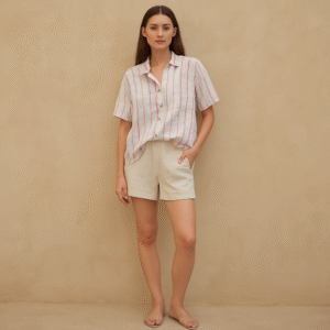 Camisa Madewell de segunda mano blanca con rayas coral en tejido seersucker, manga corta, bolsillos frontales y fit relajado. Talla M. Ropa usada