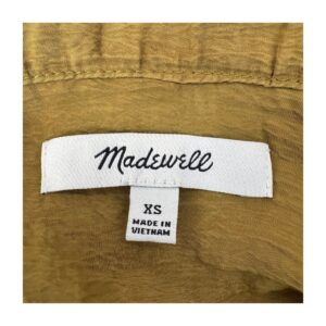 Camisa cropped estilo crinkled de segunda mano, marca Madewell en color spiced olive y talla XS. Oversized. Ropa usada curada por Amelie