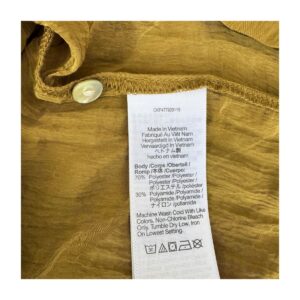 Camisa cropped estilo crinkled de segunda mano, marca Madewell en color spiced olive y talla XS. Oversized. Ropa usada curada por Amelie