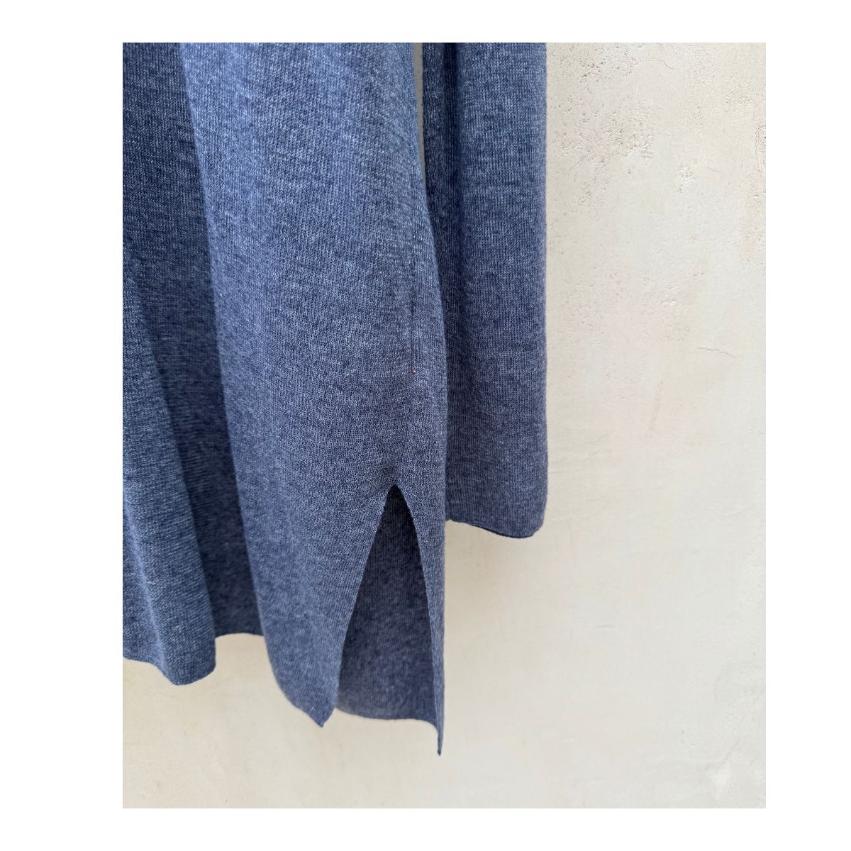 Cardigan Loft en azul indigo con mezcla de 55% lino, talla L y estilo minimalista ideal para armario cápsula