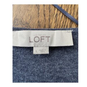 Cardigan Loft en azul indigo con mezcla de 55% lino, talla L y estilo minimalista ideal para armario cápsula