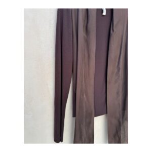 Cardigan minimalista en marrón chocotae talla S. Estilo old mony, lujo silencioso