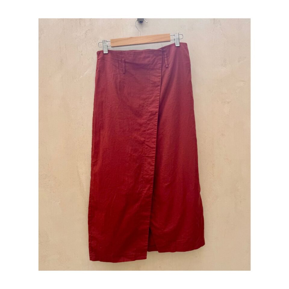 Falda midi de lino terracota ASOS envolvente en talla 8. De segunda mano premium. Preloved