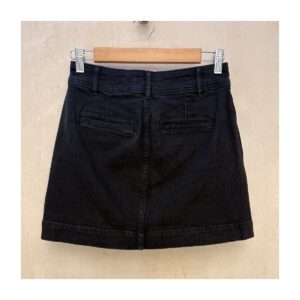 Falda mini Madewell en denim negro y talla 0. Con doble botón. estilo efortless chic