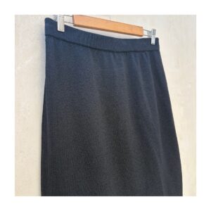 Falda St. John de lana vintage. Talla 10. Epitome del "quiet luxury" de los 90. Estilo old money