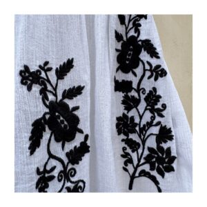 J.Crew Embroidered Gauze Skirt: falda de gasa con bordados artesanales confeccionada en 100% algodón. Talla S y estilo boho chic