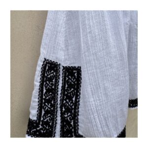 J.Crew Embroidered Gauze Skirt: falda de gasa con bordados artesanales confeccionada en 100% algodón. Talla S y estilo boho chic