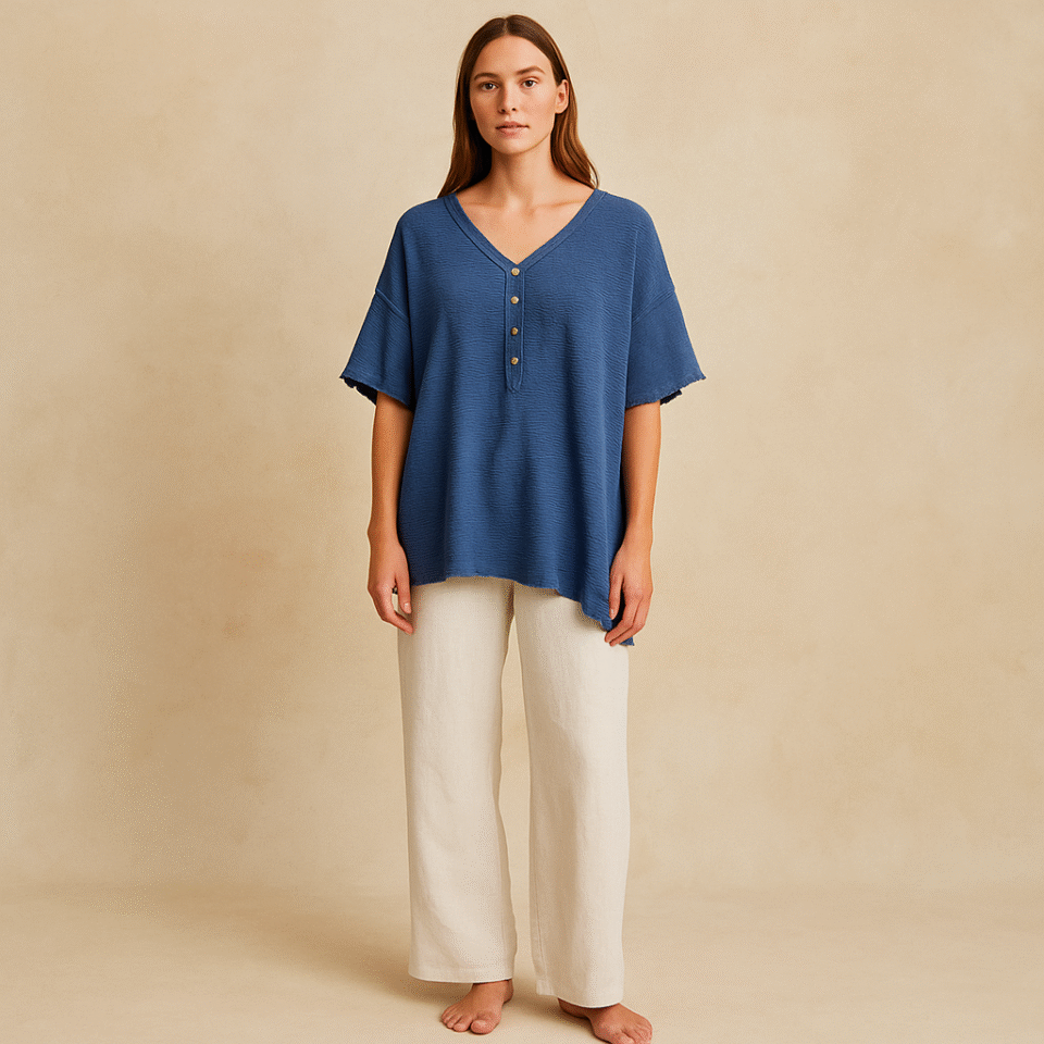 blusa de segunda mano curado por Amelie.100% algodón azul índigo free people estilo oversized con botones y escote en v