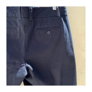 Shorts clásicos Chino de segunda mano marca J.Crew en color azul marino talla 10. stilo preppy ideales para verano. ropa usada en perfecto estado