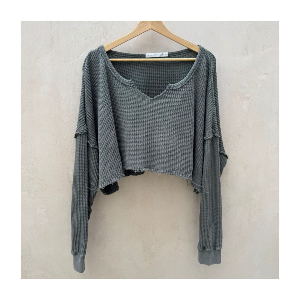 pullover waffle oliva ceniza de segunda mano Altar’d State talla S. ropa usada curada por Amelie