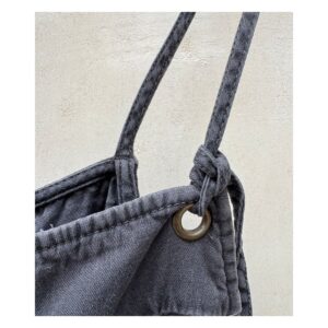 Romper Billabong Wild Pursuit de segunda mano en gris carbón con tirantes ajustables y bolsillos, talla M. Ropa usada