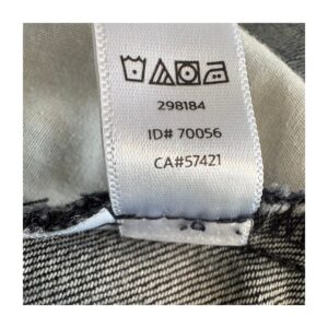 Short denim obscro 100% algodón de la marca Loft talla 30. Look urbano, streetwear