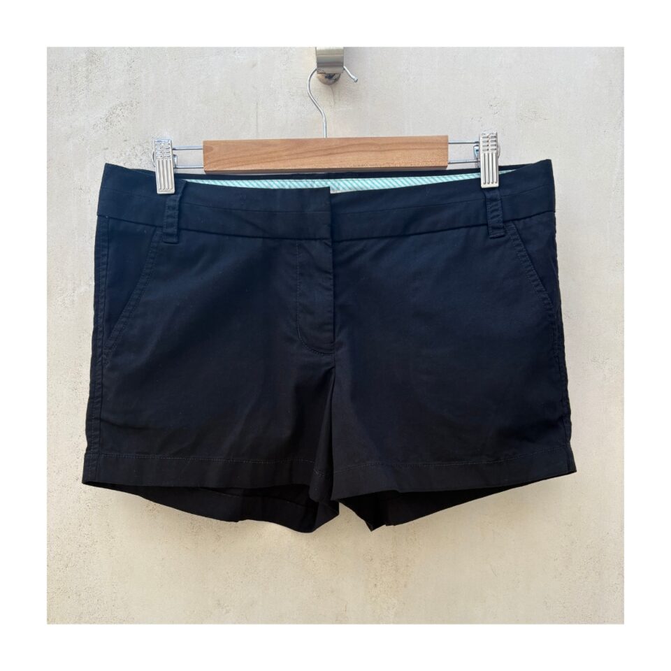 Short J.Crew negro 100% algodón modelo chino broken in. Estilo minimalista para armario cápsula
