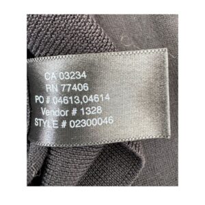 suéter negro de segunda mano de lana merino italiana cuello v club monaco talla m. Ropa usada curada por Amelie