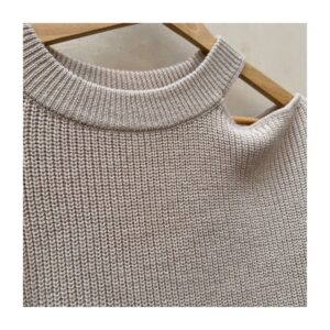 Sweater sin hombro tejido en lana de la marca Velvet by Graham Spencer, estilo minimalista,de segunda mano premium. preloved. Talla S