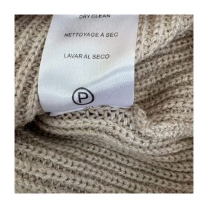 Sweater sin hombro tejido en lana de la marca Velvet by Graham Spencer, estilo minimalista,de segunda mano premium. preloved. Talla S