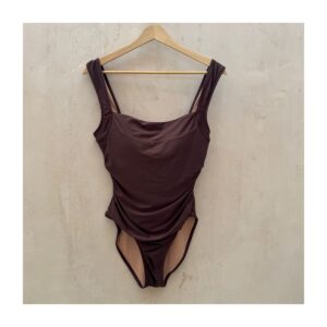 Traje de baño de segunda mano premium. Marca Jcrew, estilo minimalista color cafe. Preloved