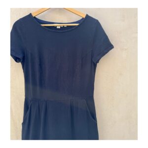 Vestido en 100% algodón negro, marca boden y talla 6 (M). Herencia británica y estilo preppy