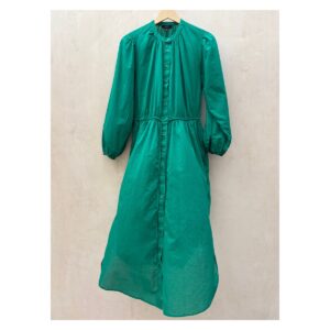 Vestido 100% algodón semi transparente en color verde botella. Talla 6 (S) ideal para verano y vacaciones. estilo preppy y minimalista