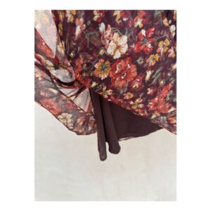 Vestido Seda Floral Burgundy de segunda mano, de Massimo Dutti en seda ligera, estampado floral marfil, talla S. Ropa usada